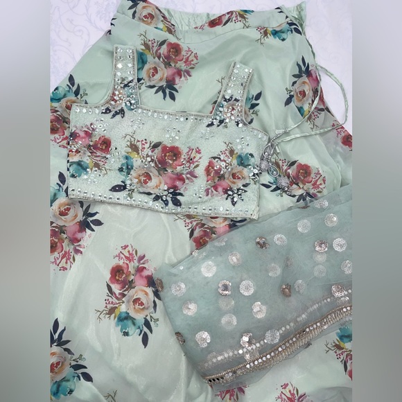 Lehenga- Indian, Punjabi party suit. Floral mint green. Printed flowers. - Picture 3 of 5